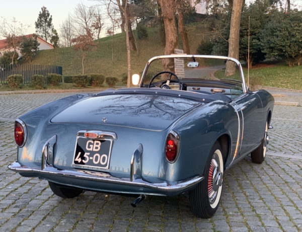 amor e um clássico aluguer carro fiat casamento eventos